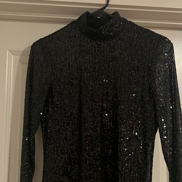 Mock neck sequin party dress - Picture 2 of 3